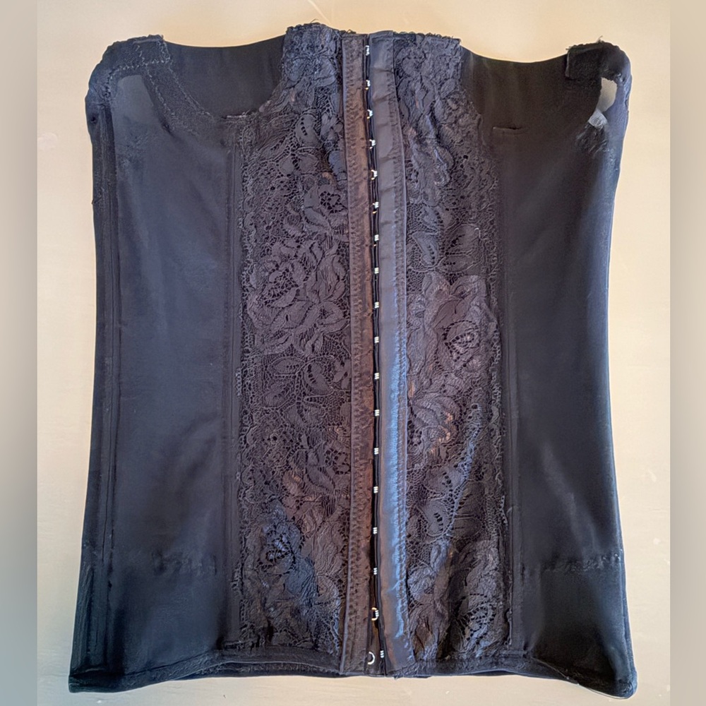Shishangneiyi Black Women’s Corset Boned Adjustable Size M 65 Sheer lace